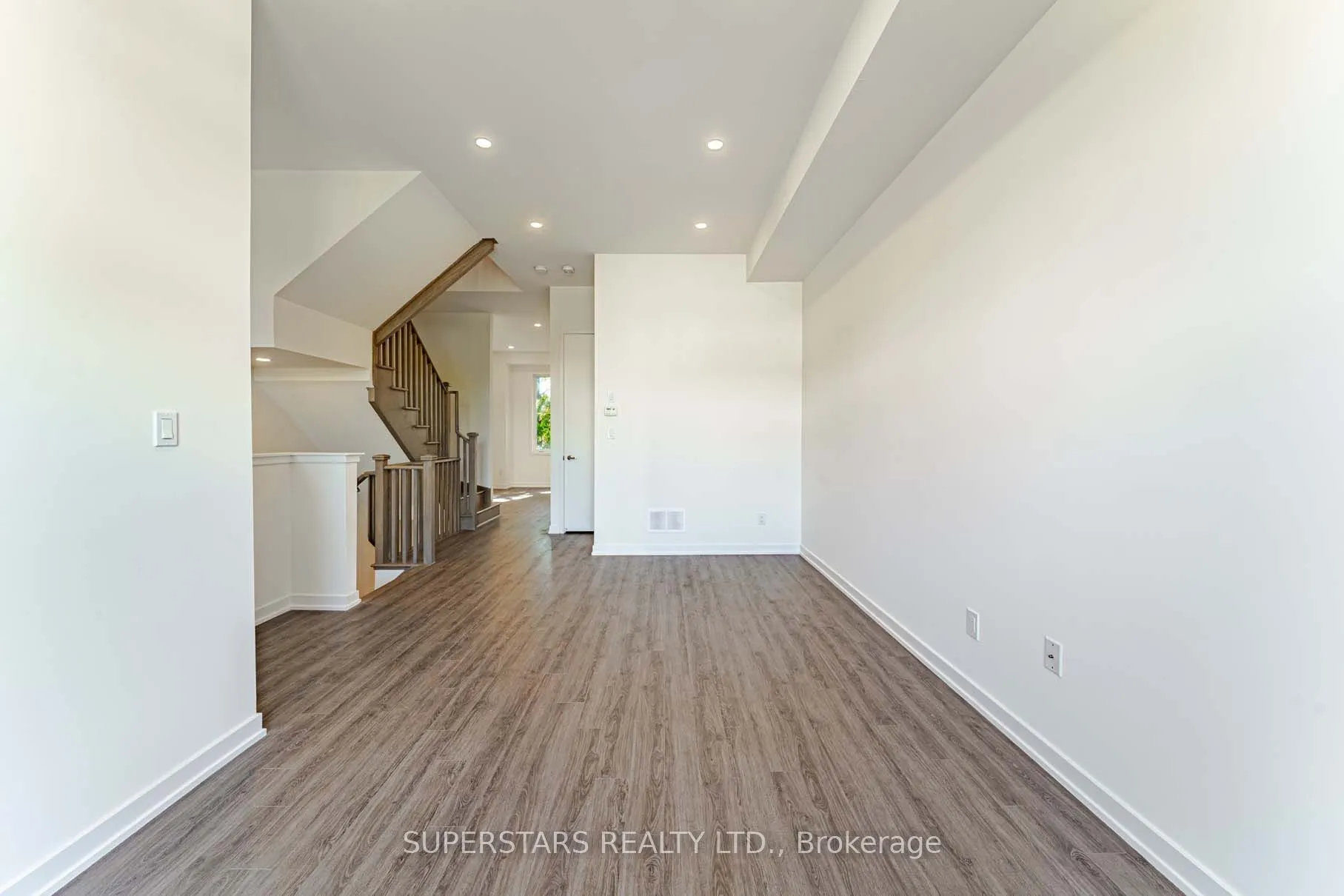 21 Armillo Place