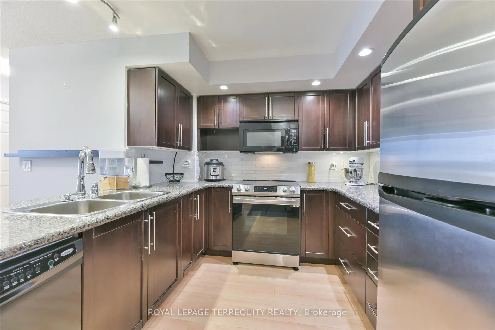 23 Cox Boulevard, #1287