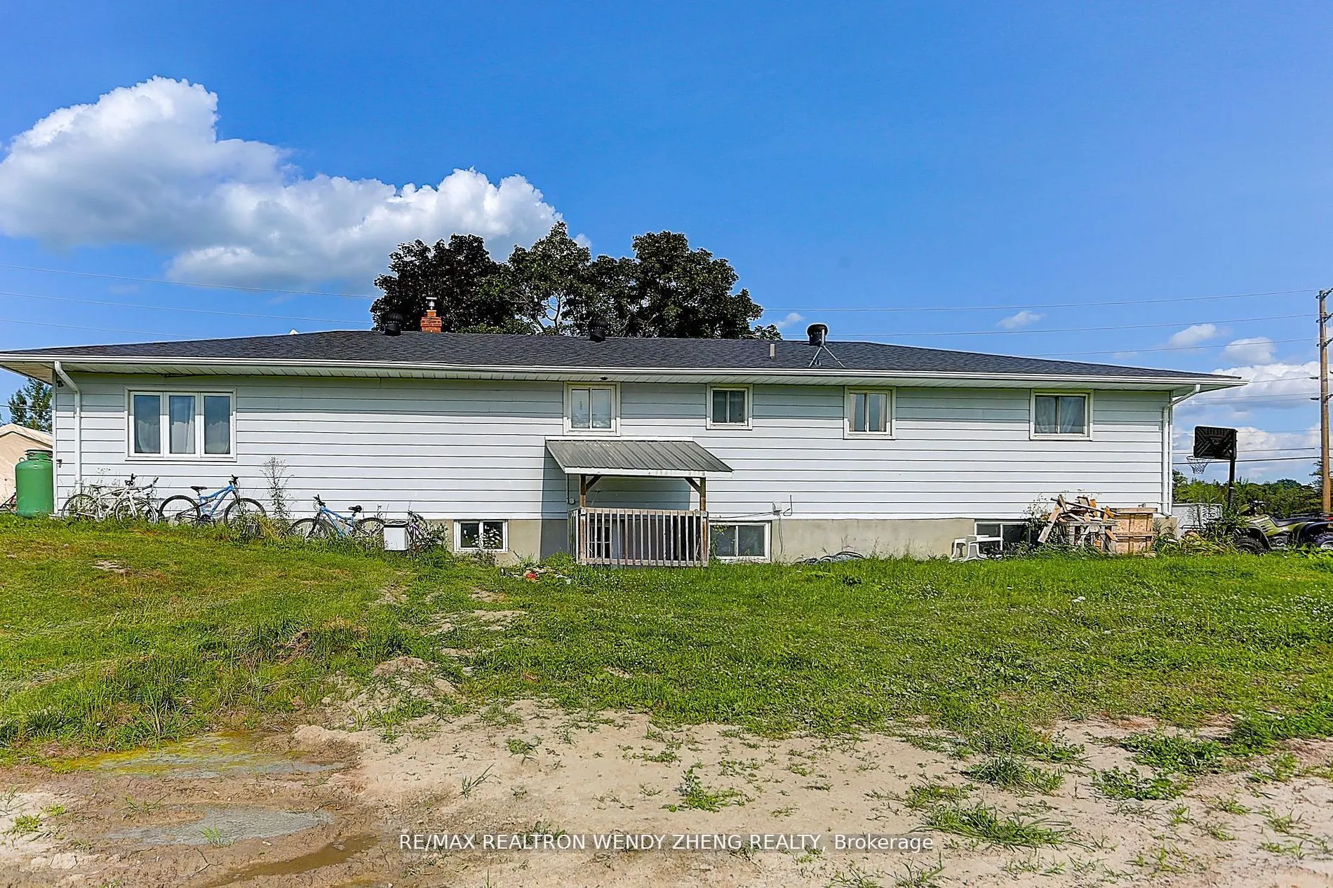22478 Leslie Street
