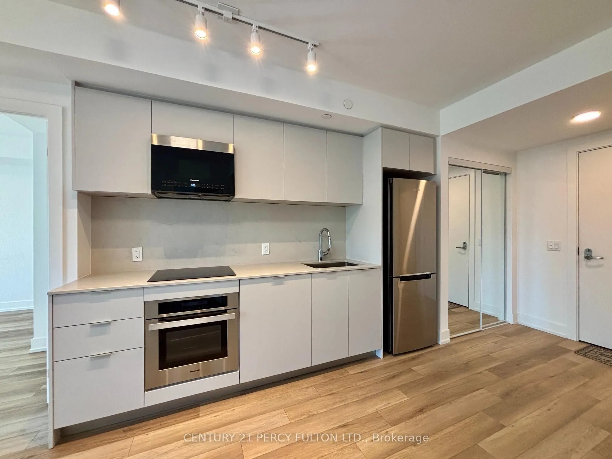 8 Cedarland Drive, #611