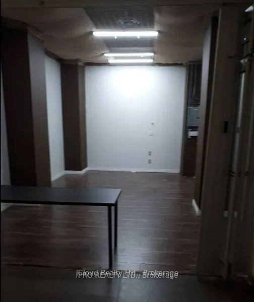 7181 Yonge Street, #90