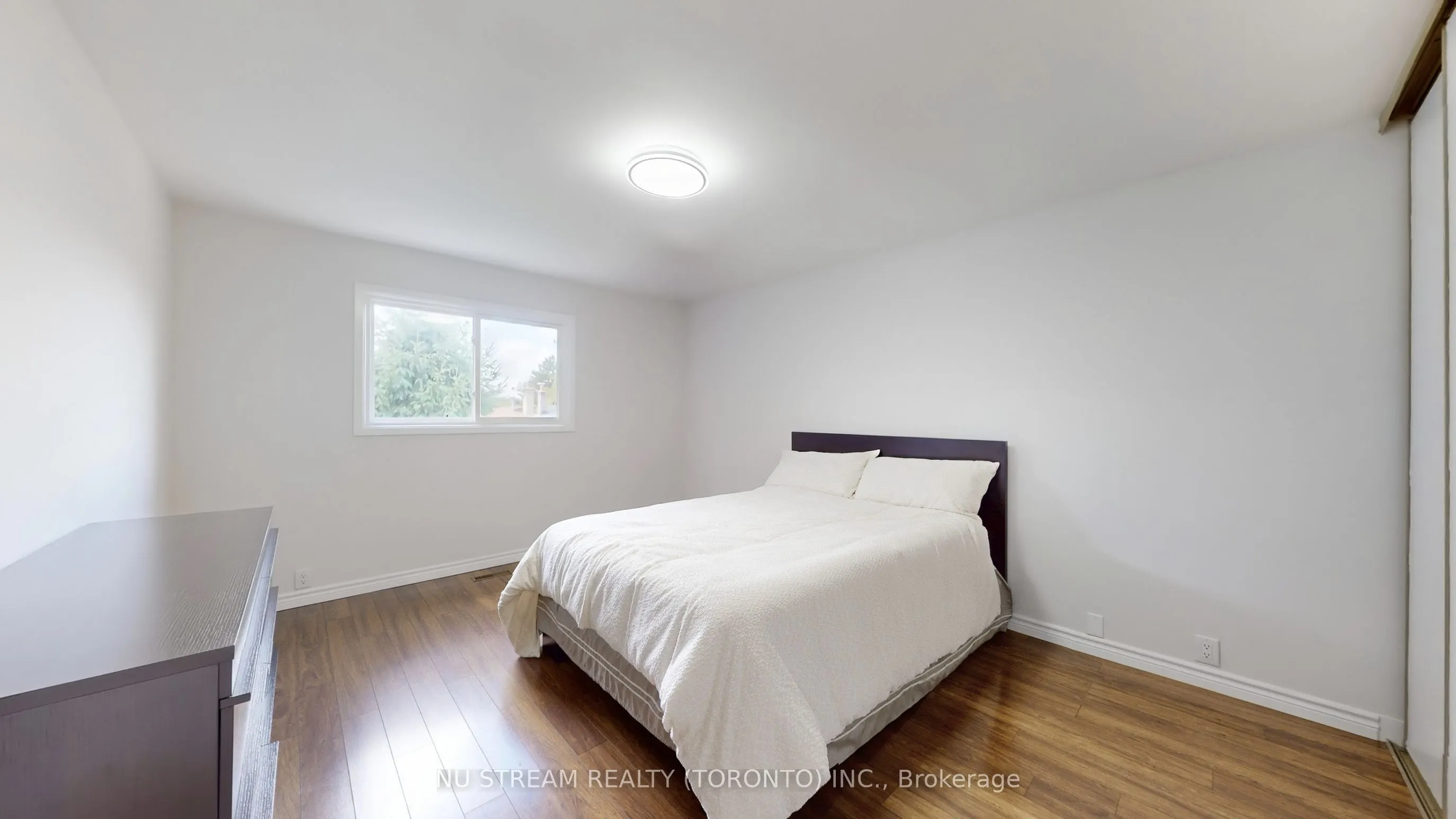 95 Madsen Crescent
