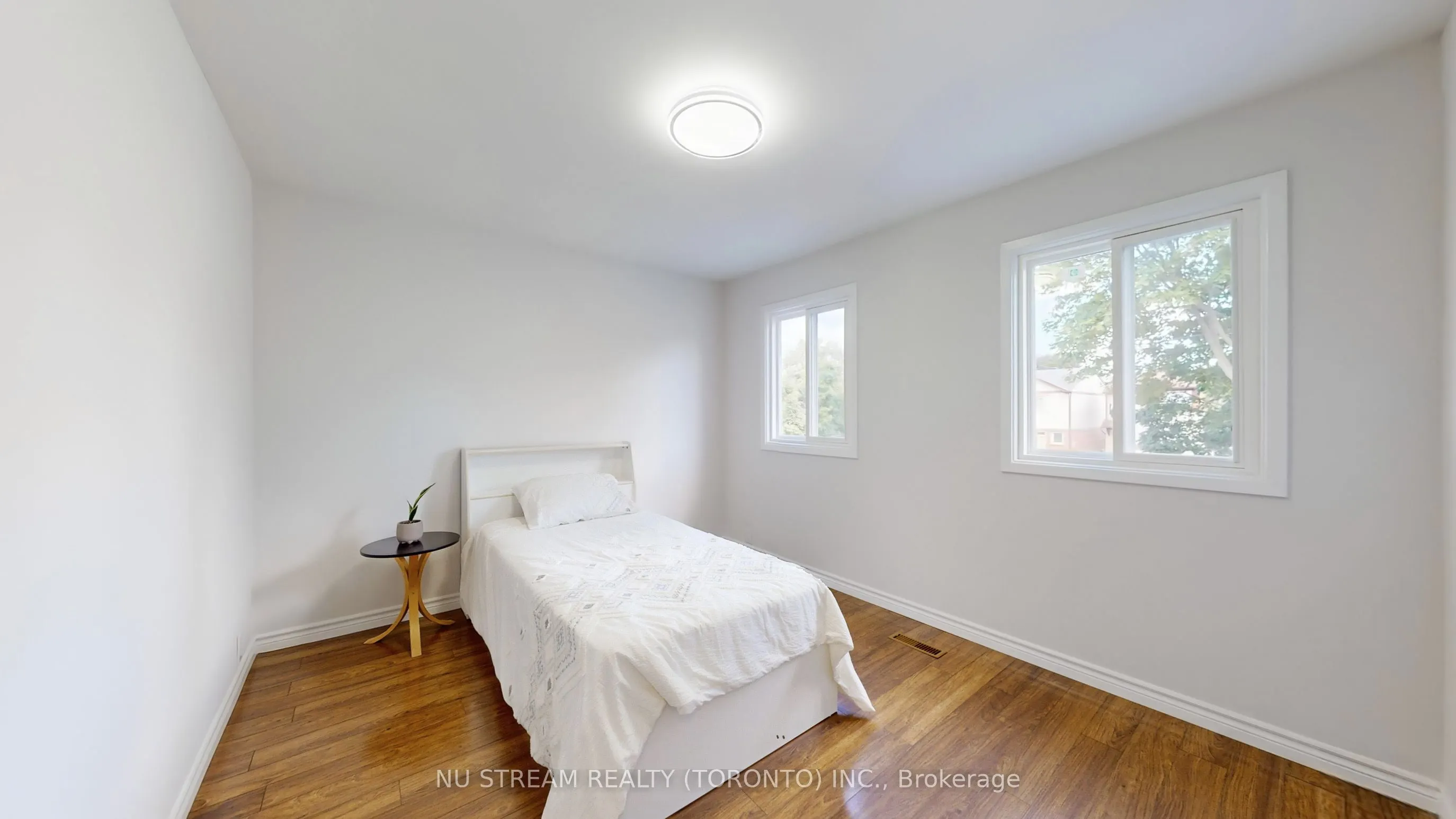 95 Madsen Crescent
