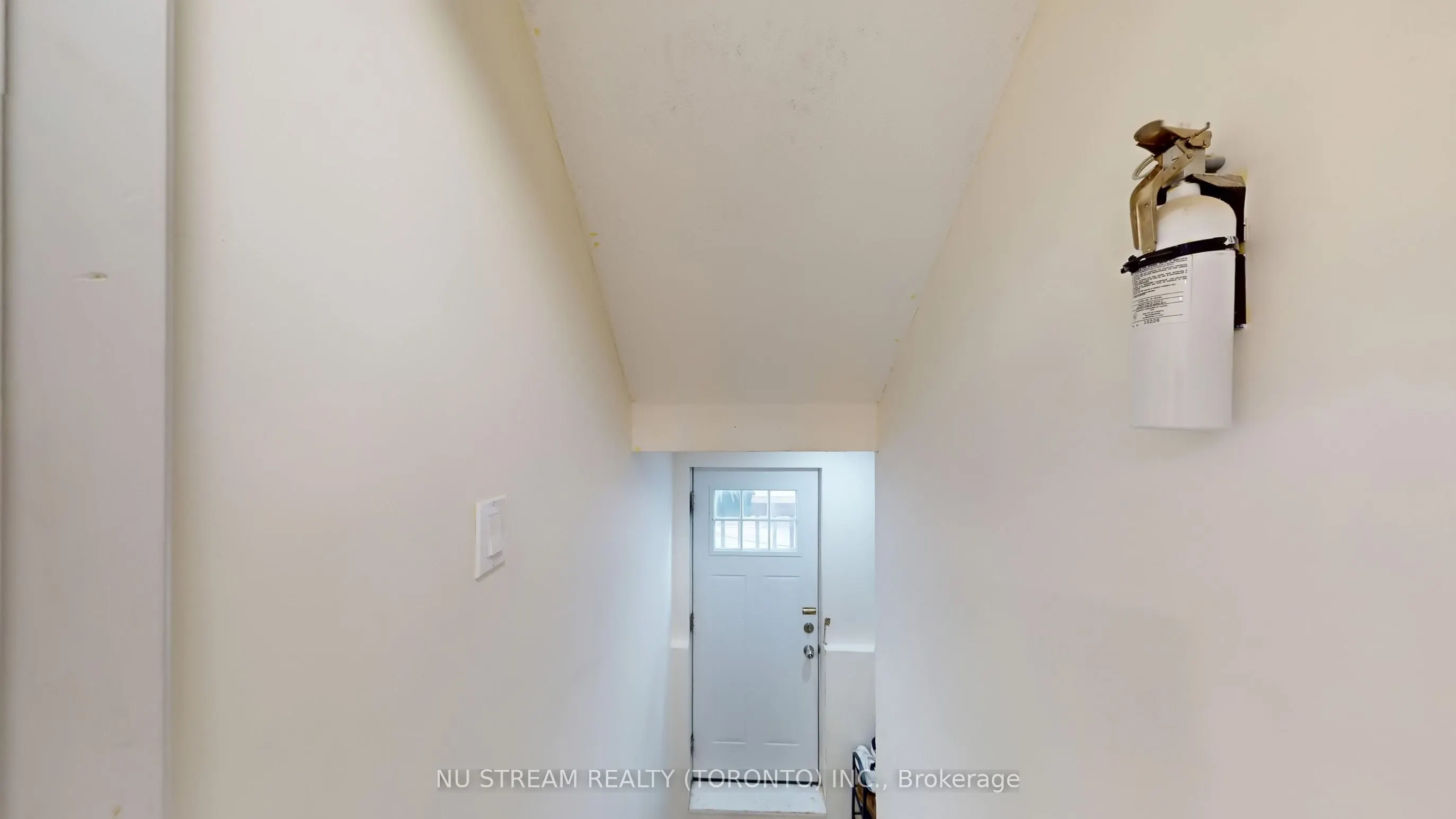 95 Madsen Crescent