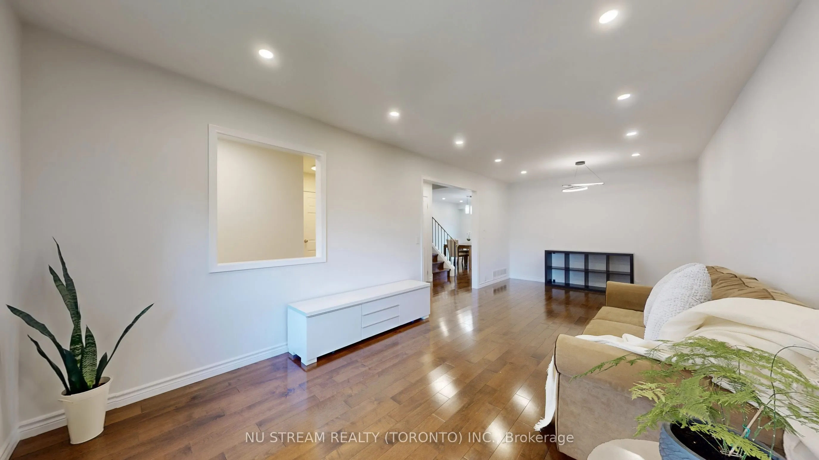 95 Madsen Crescent