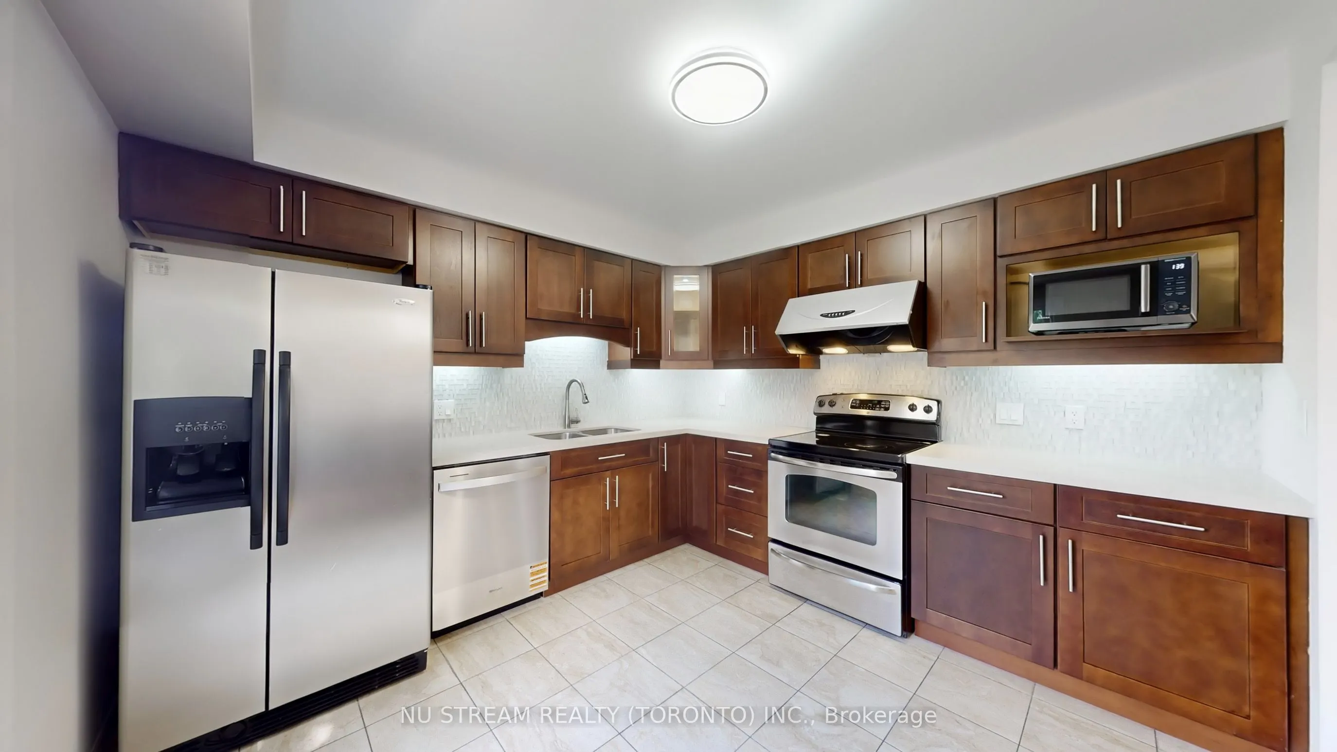 95 Madsen Crescent