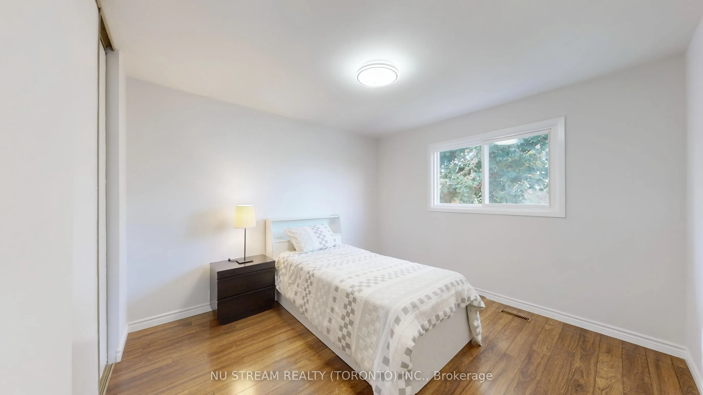 95 Madsen Crescent