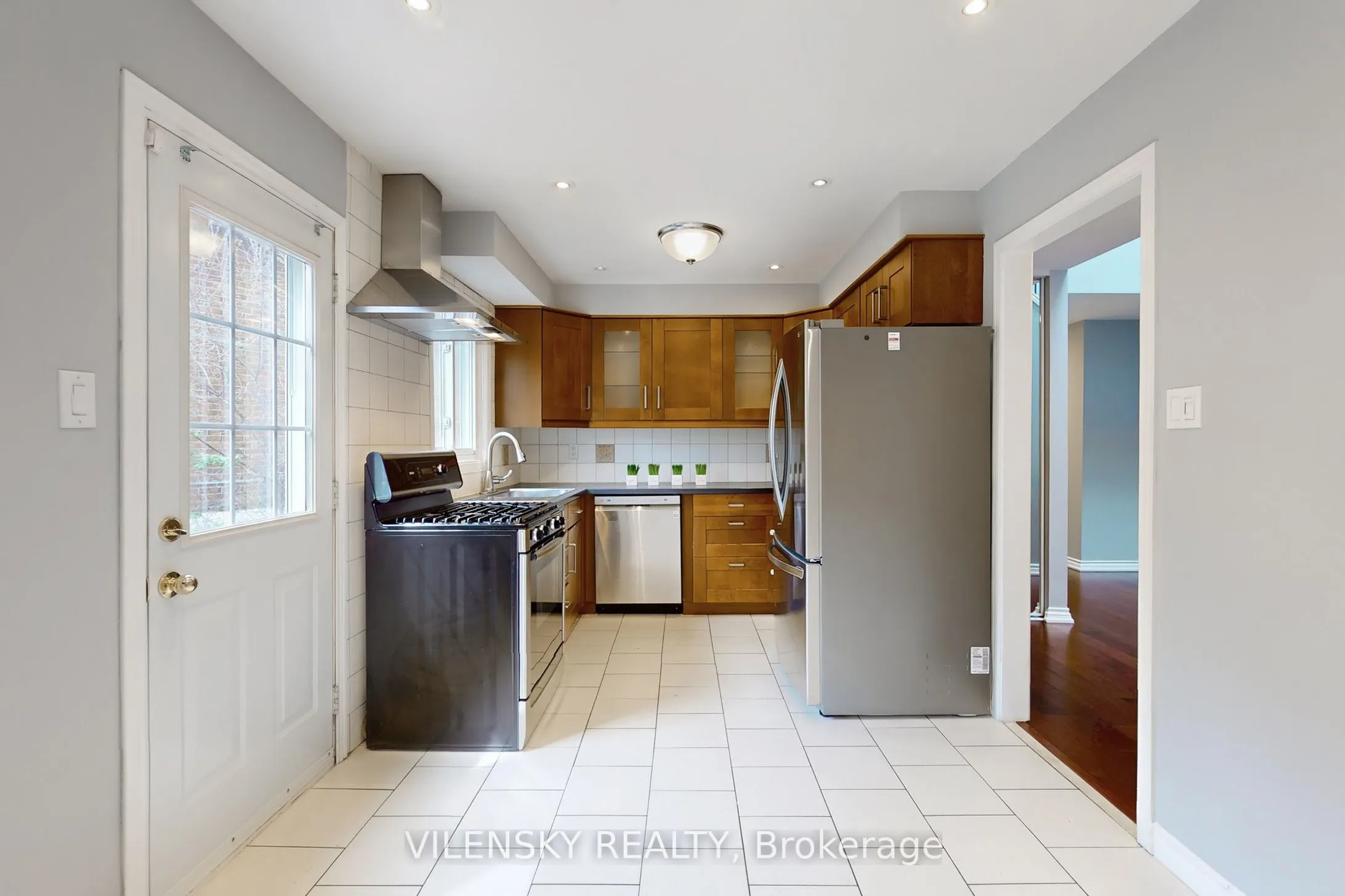 31 Royal Colwood Court
