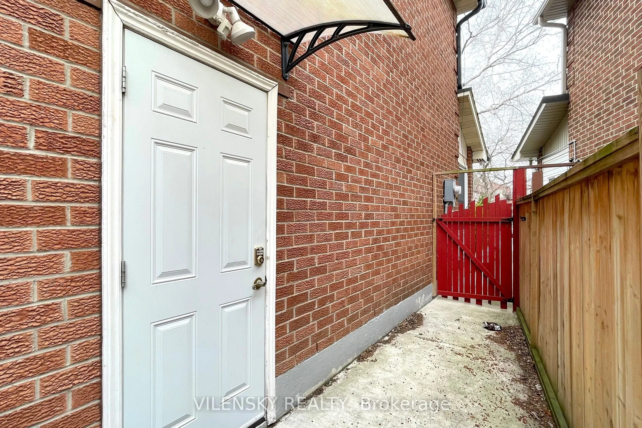 31 Royal Colwood Court