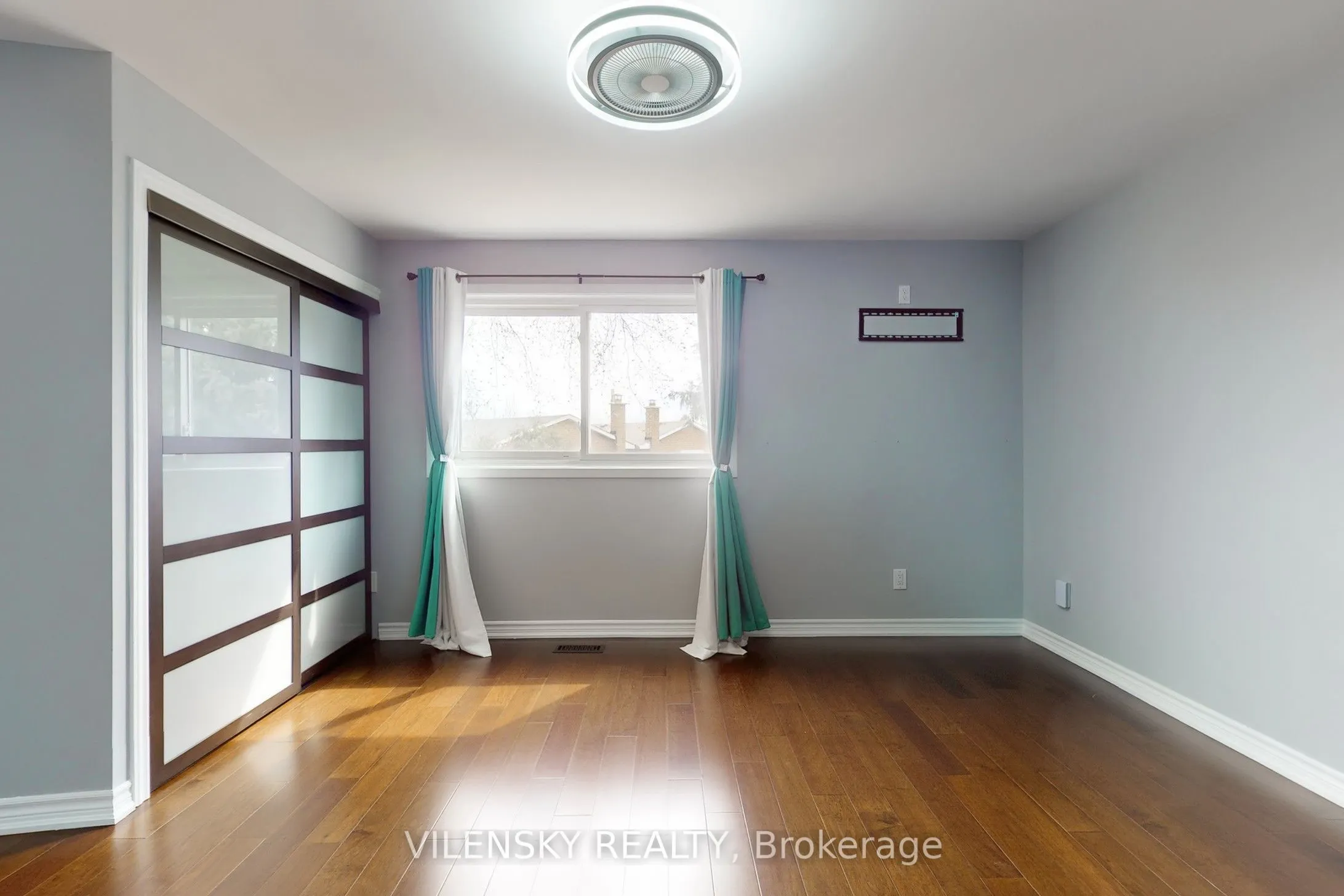 31 Royal Colwood Court