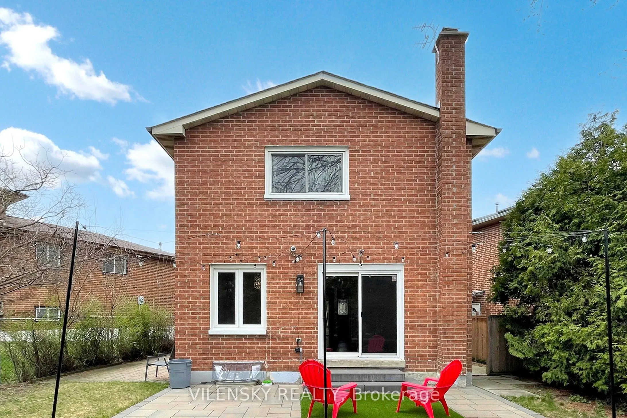 31 Royal Colwood Court
