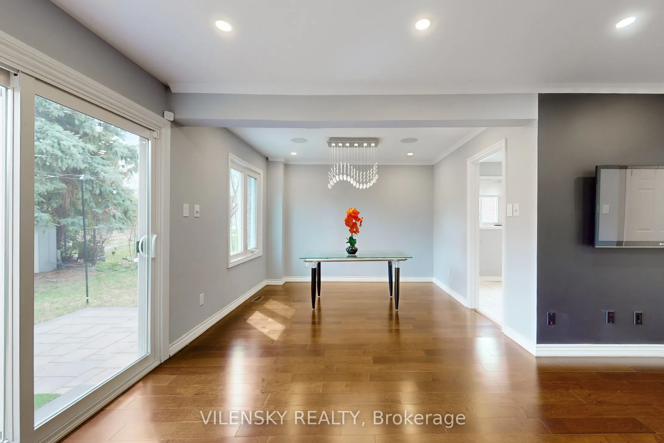 31 Royal Colwood Court