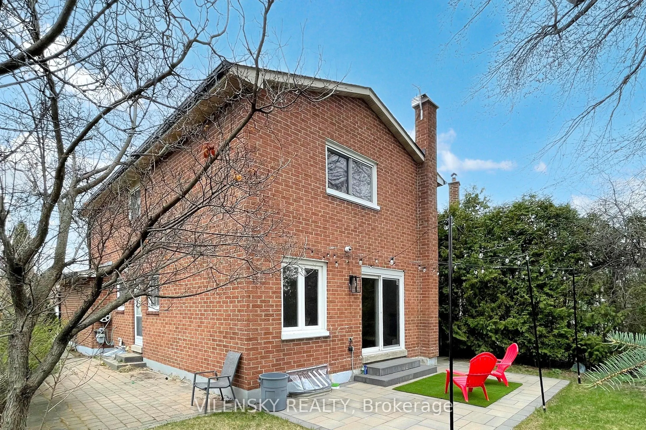 31 Royal Colwood Court
