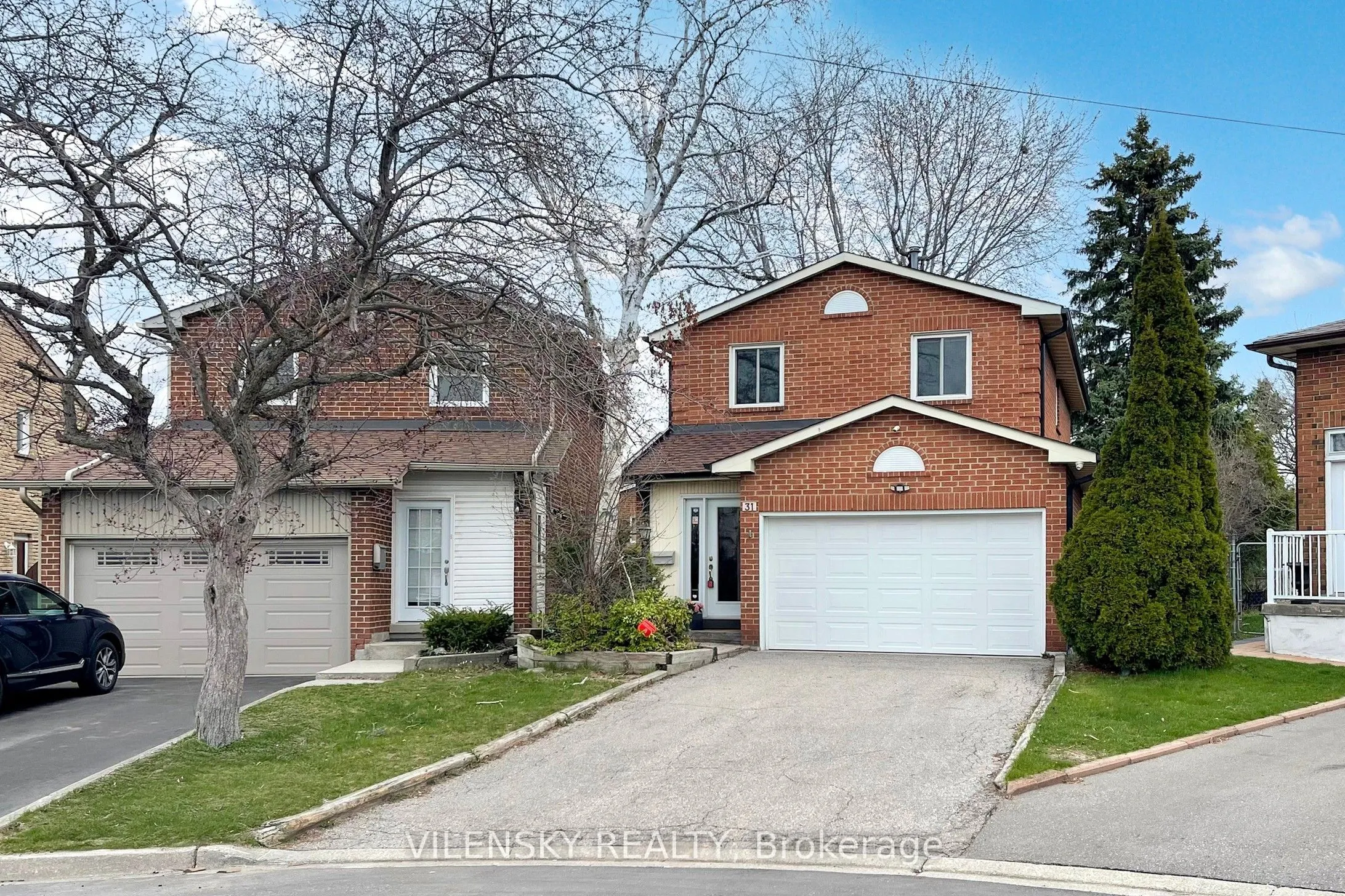 31 Royal Colwood Court
