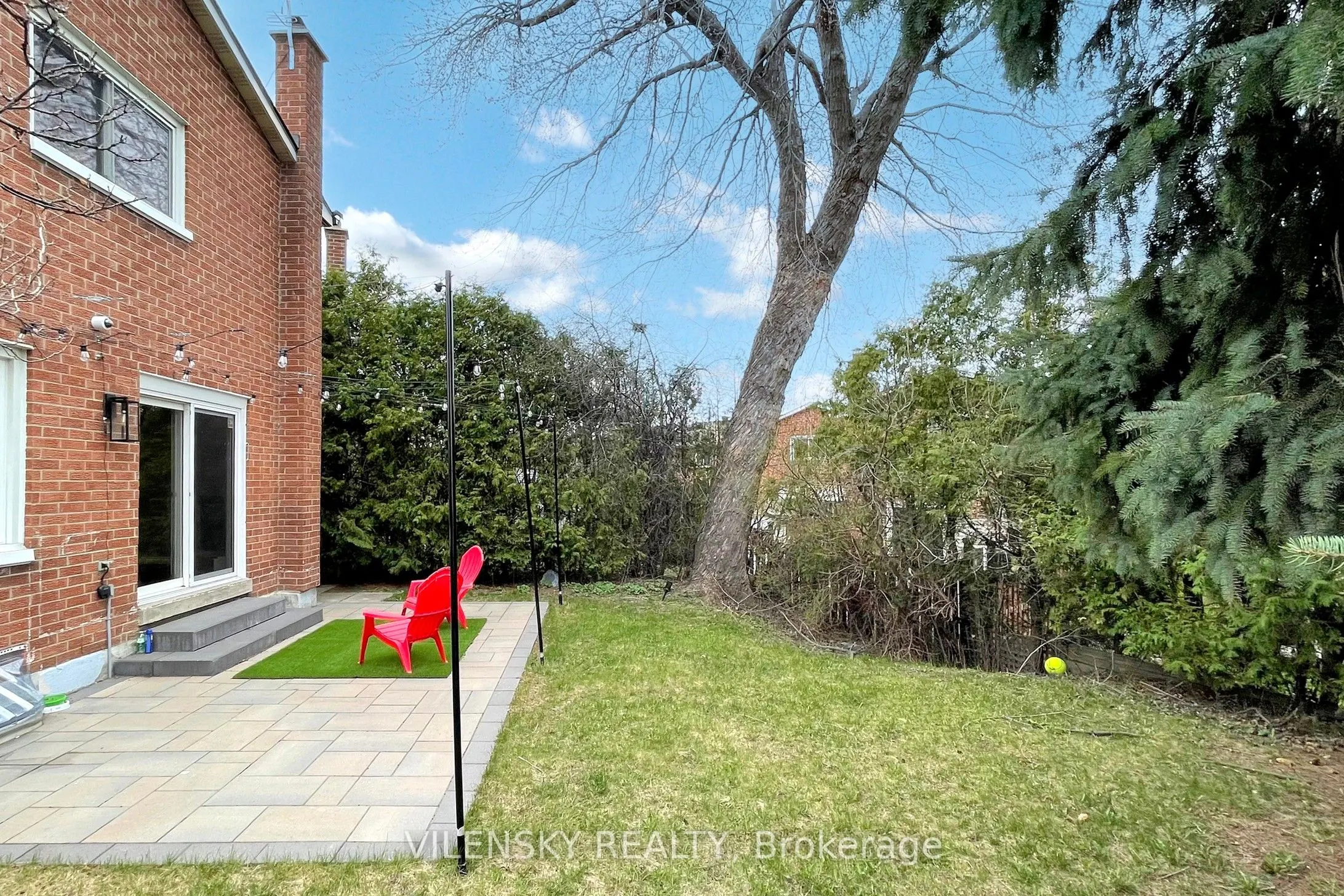 31 Royal Colwood Court