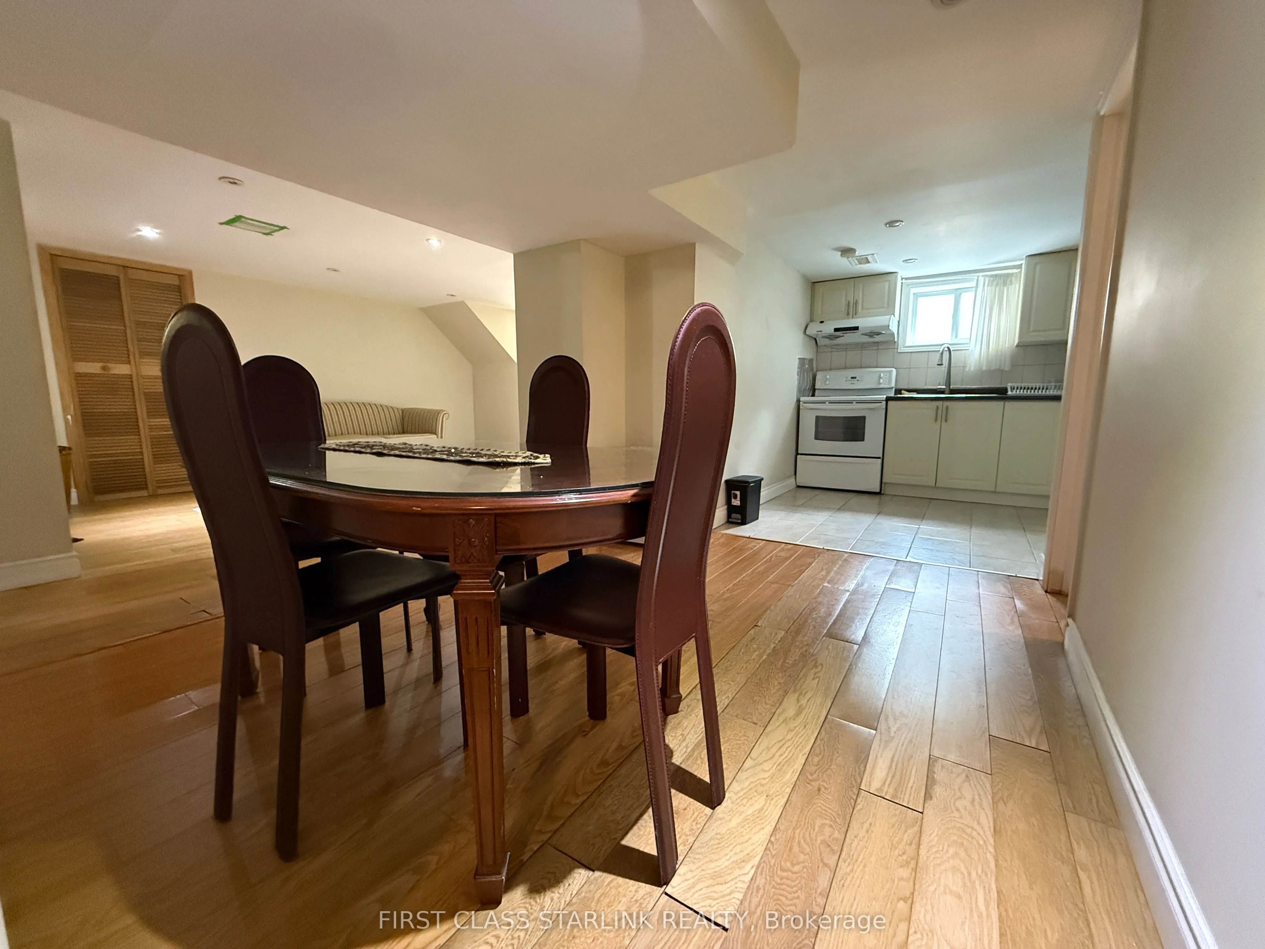89 Cartier Crescent, #Basement-Main Bedroom