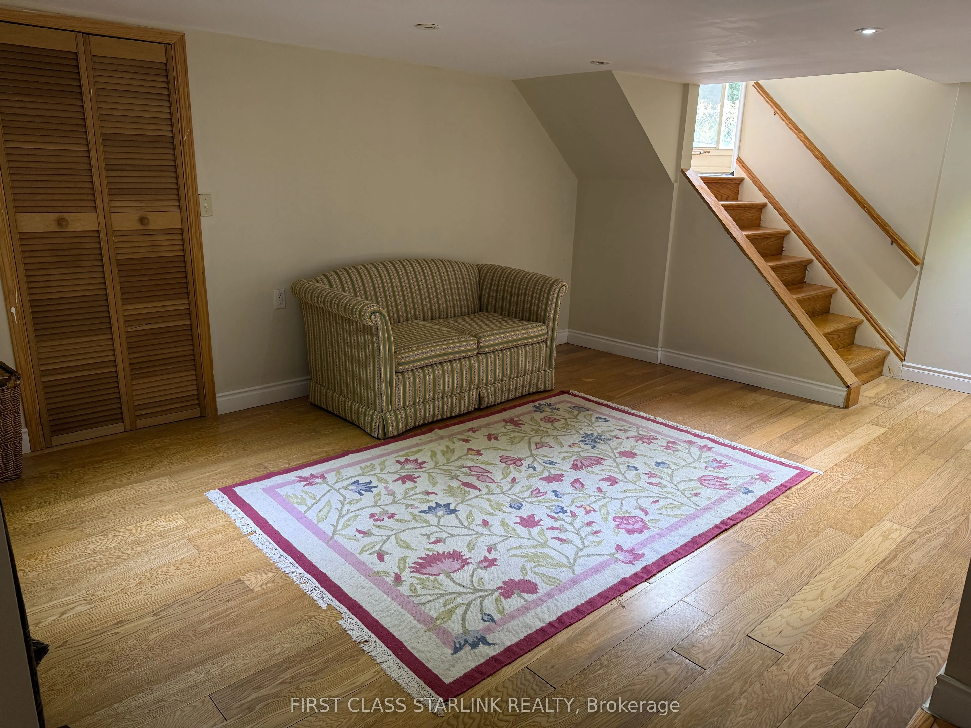 89 Cartier Crescent, #Basement-Main Bedroom