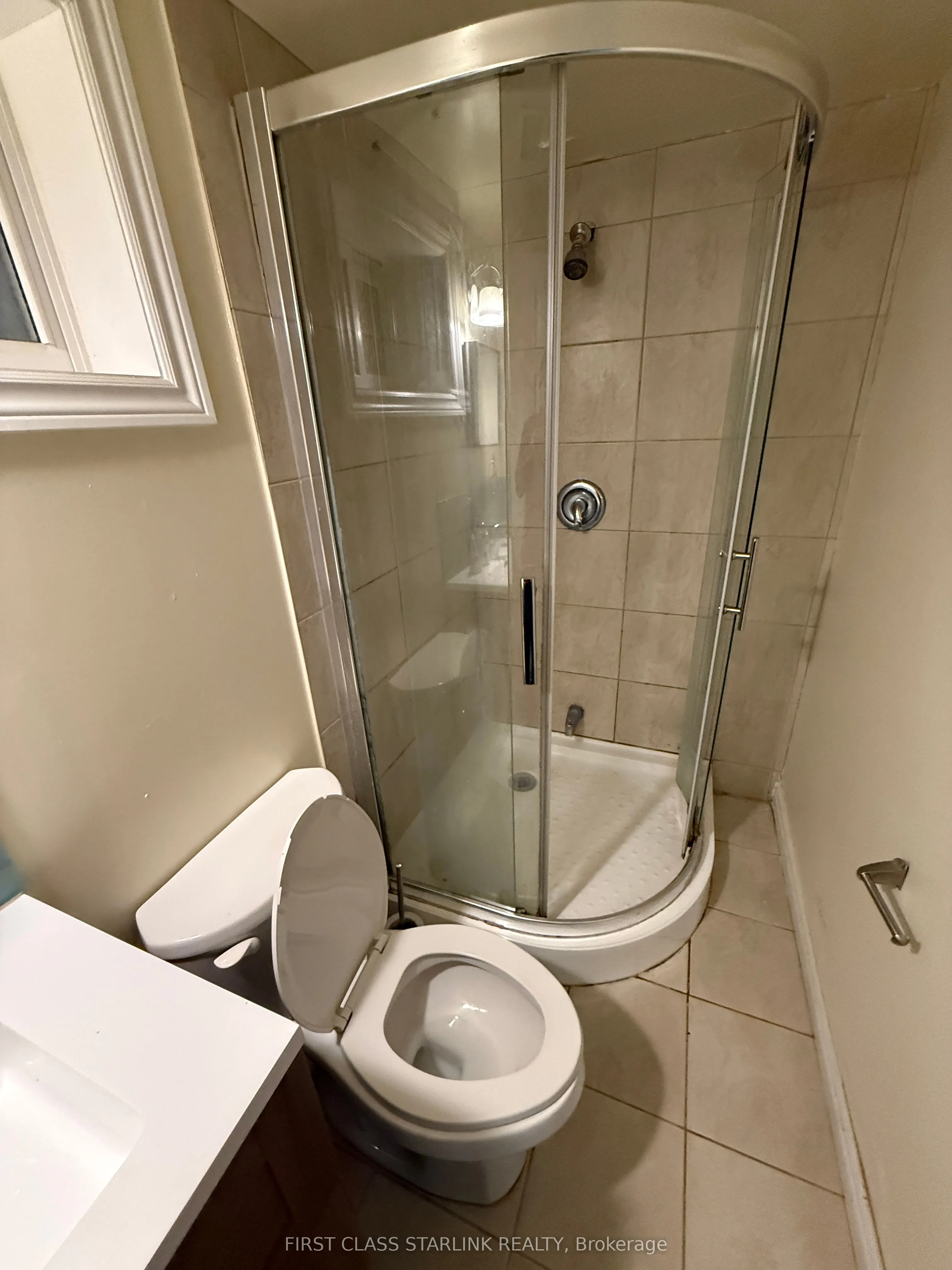 89 Cartier Crescent, #Basement-Main Bedroom