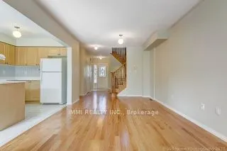 19 Walkview Crescent E