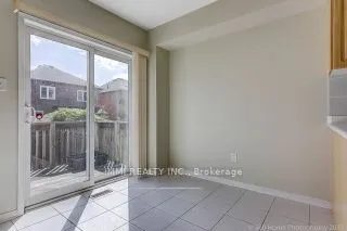 19 Walkview Crescent E