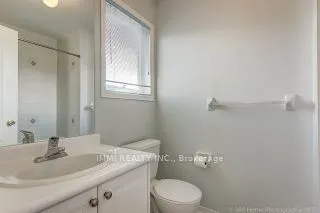 19 Walkview Crescent E
