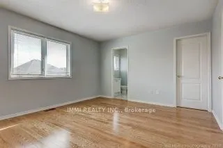 19 Walkview Crescent E