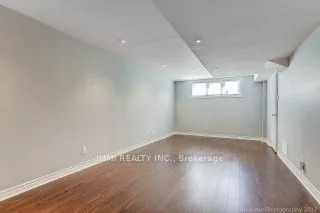19 Walkview Crescent E
