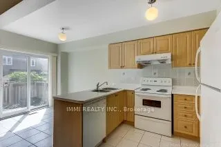19 Walkview Crescent E