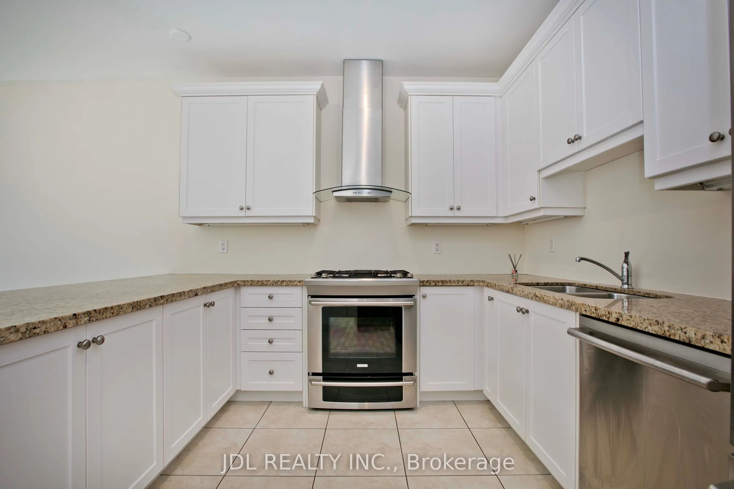 21 Wozniak Crescent
