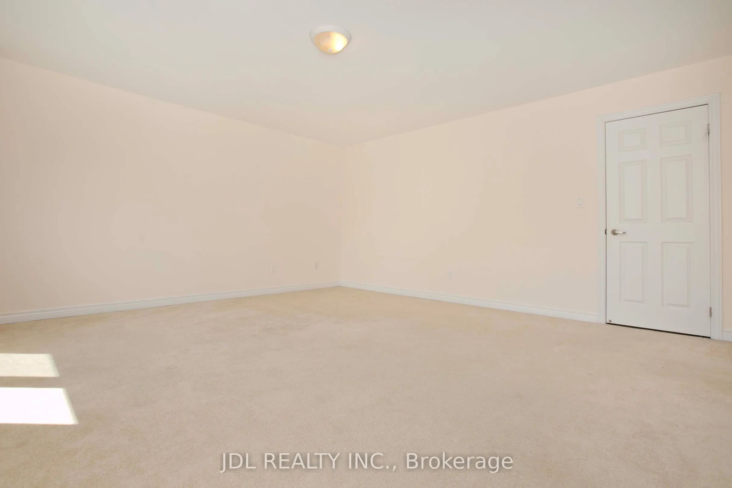 21 Wozniak Crescent