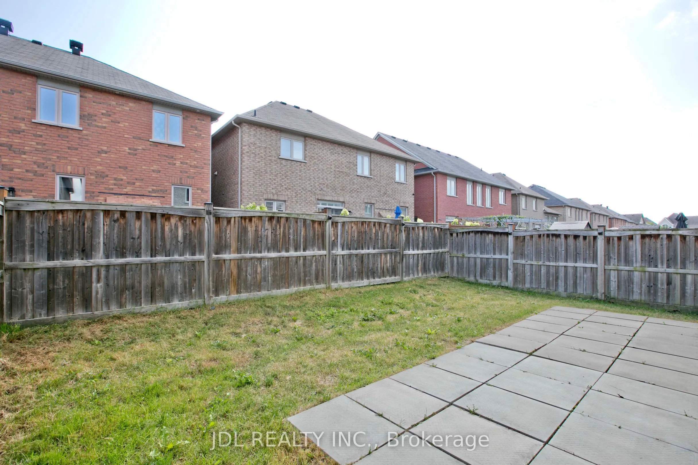 21 Wozniak Crescent