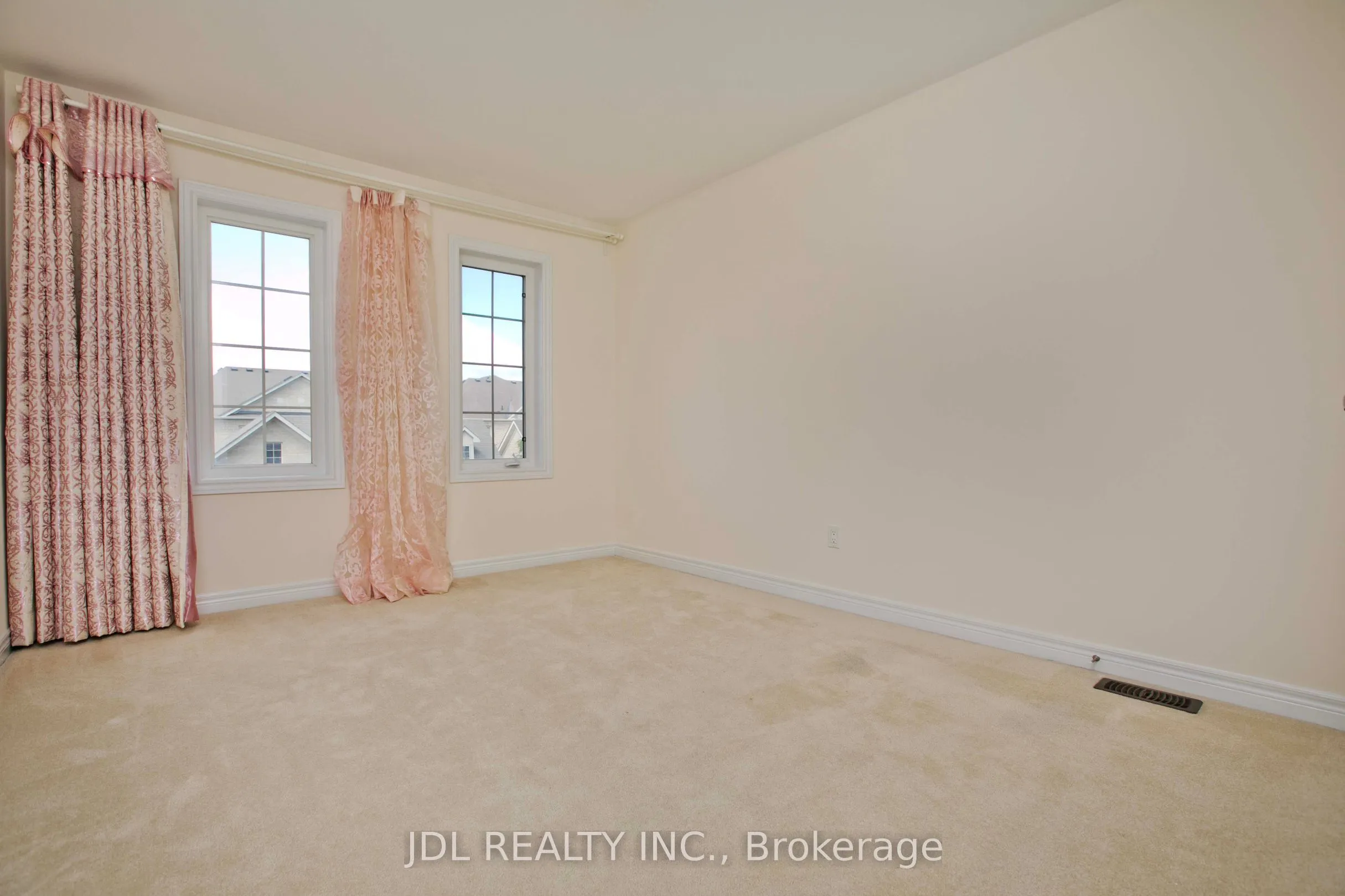 21 Wozniak Crescent
