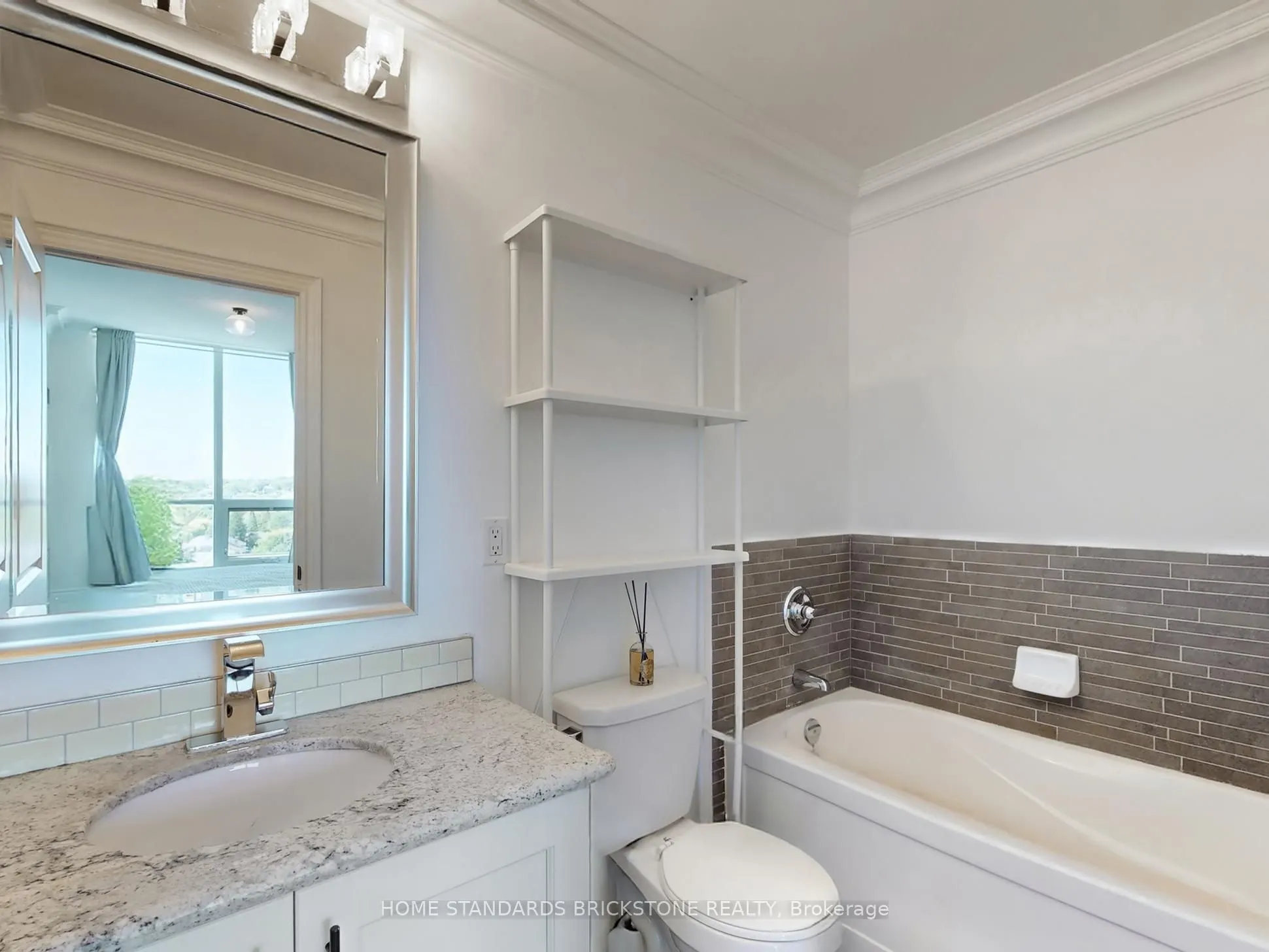 18 Harding Boulevard, #PH211