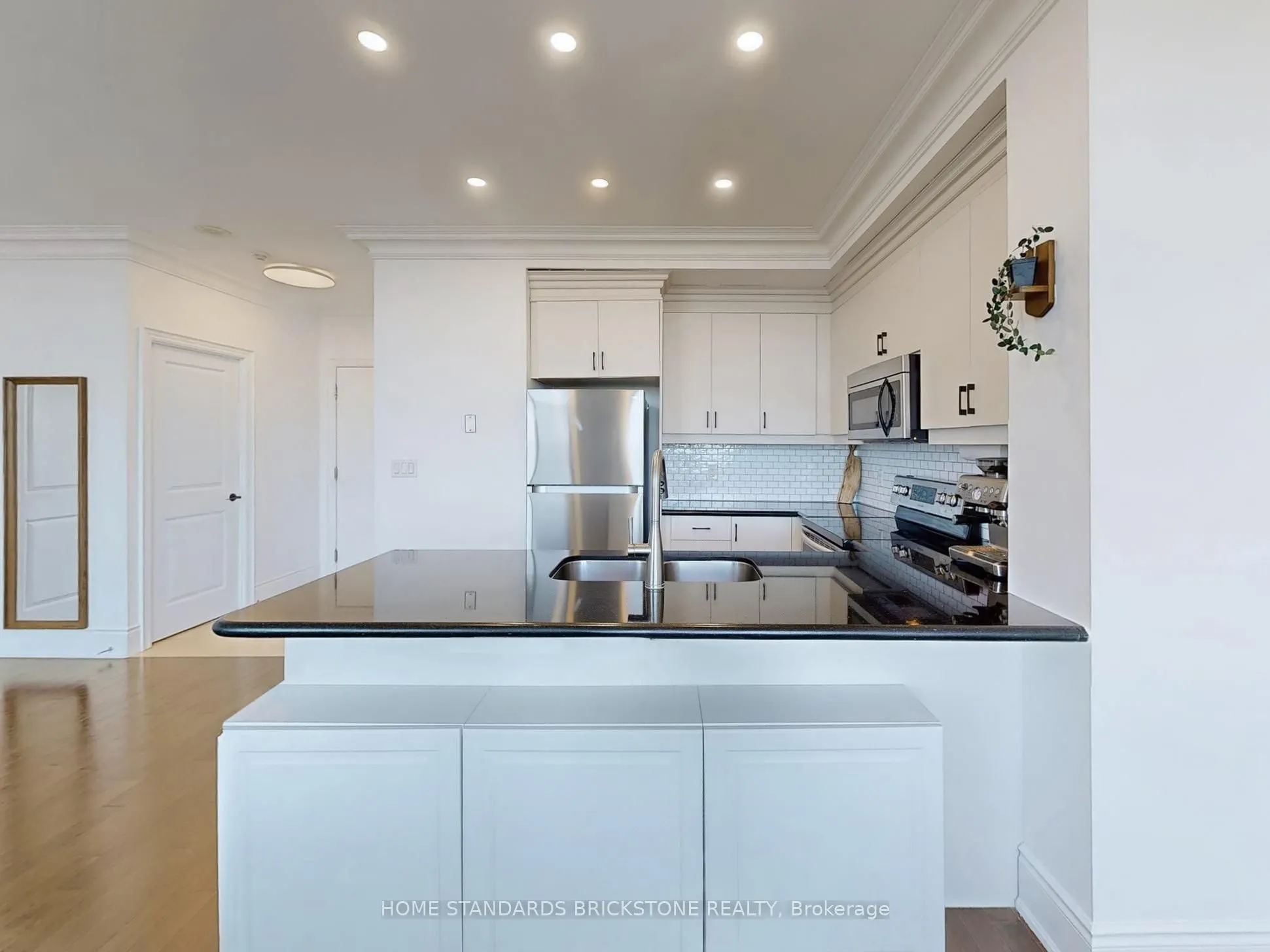 18 Harding Boulevard, #PH211