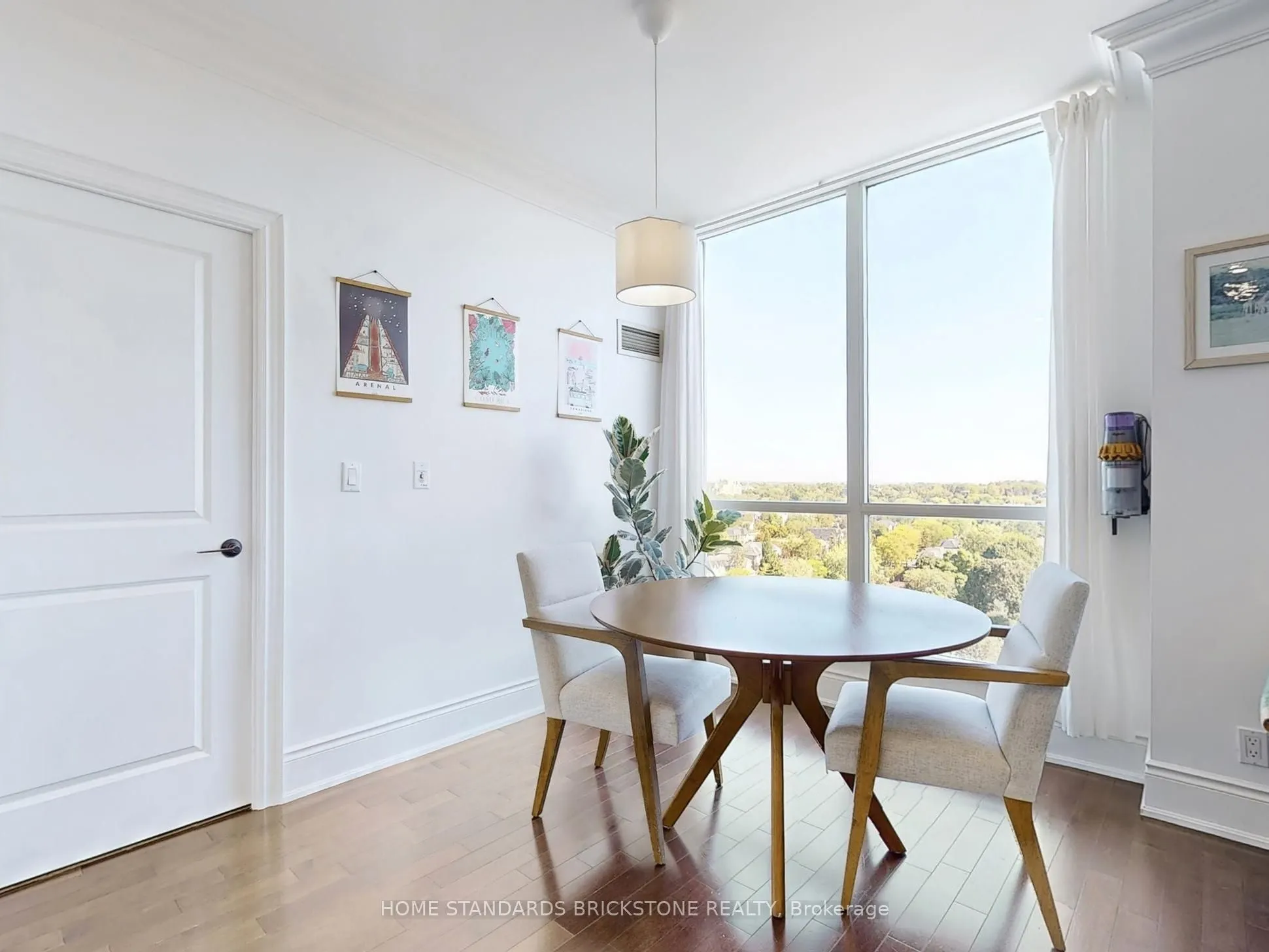 18 Harding Boulevard, #PH211