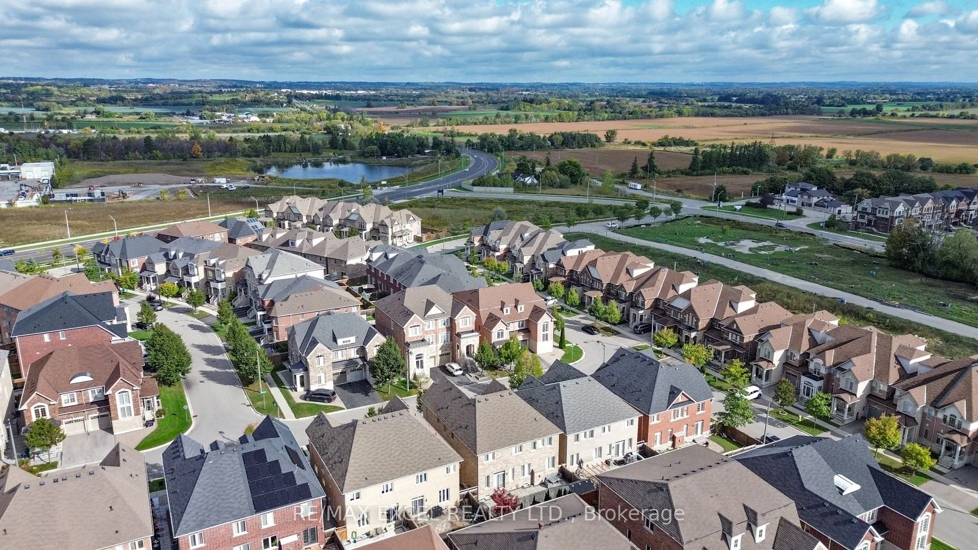 103 Living Cres Crescent