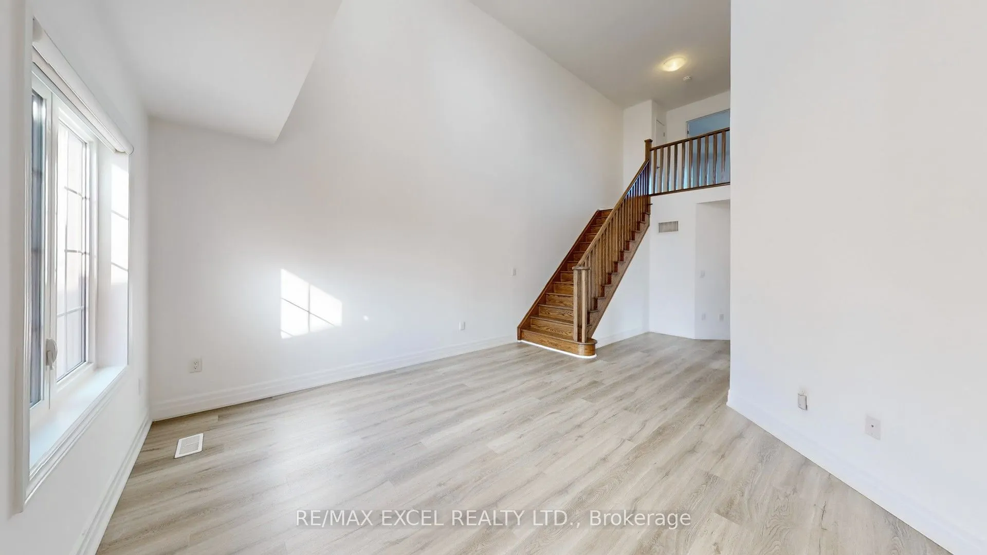 103 Living Cres Crescent