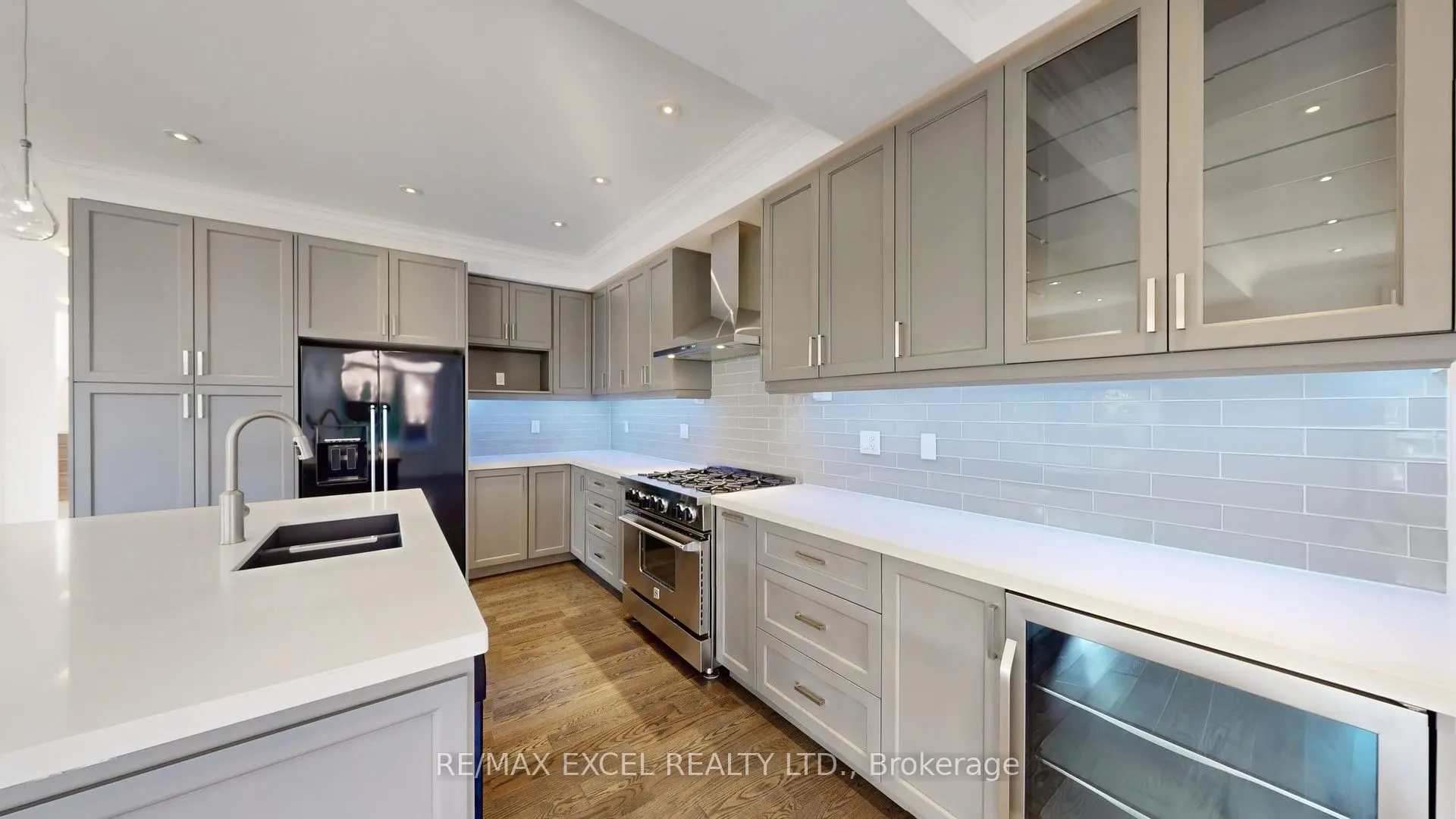 103 Living Cres Crescent