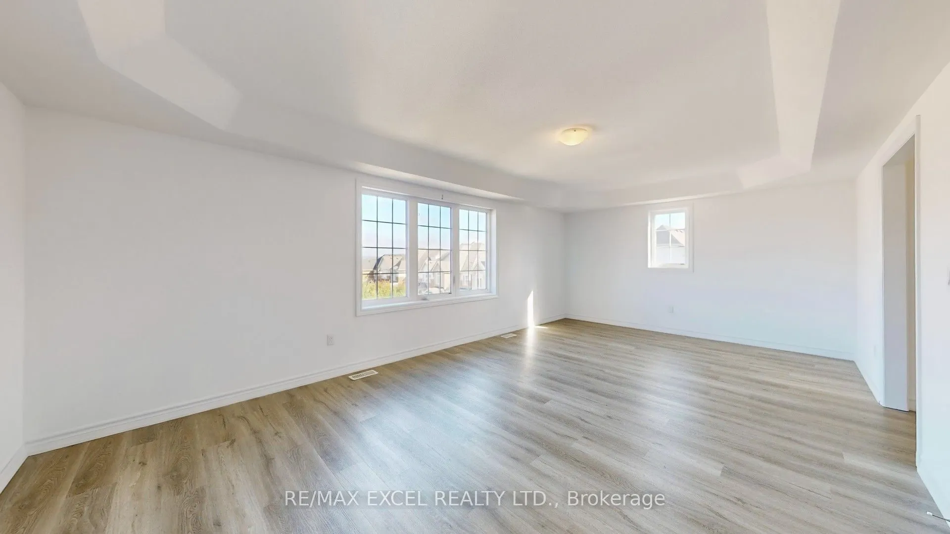 103 Living Cres Crescent