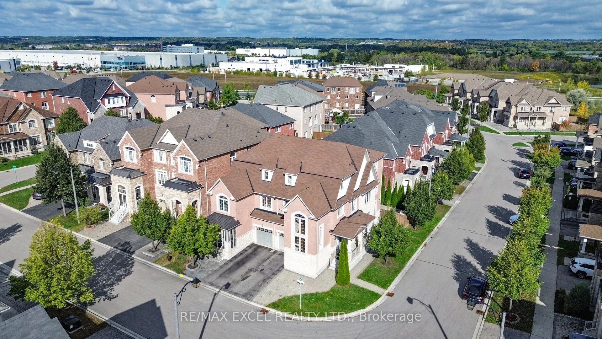 103 Living Cres Crescent