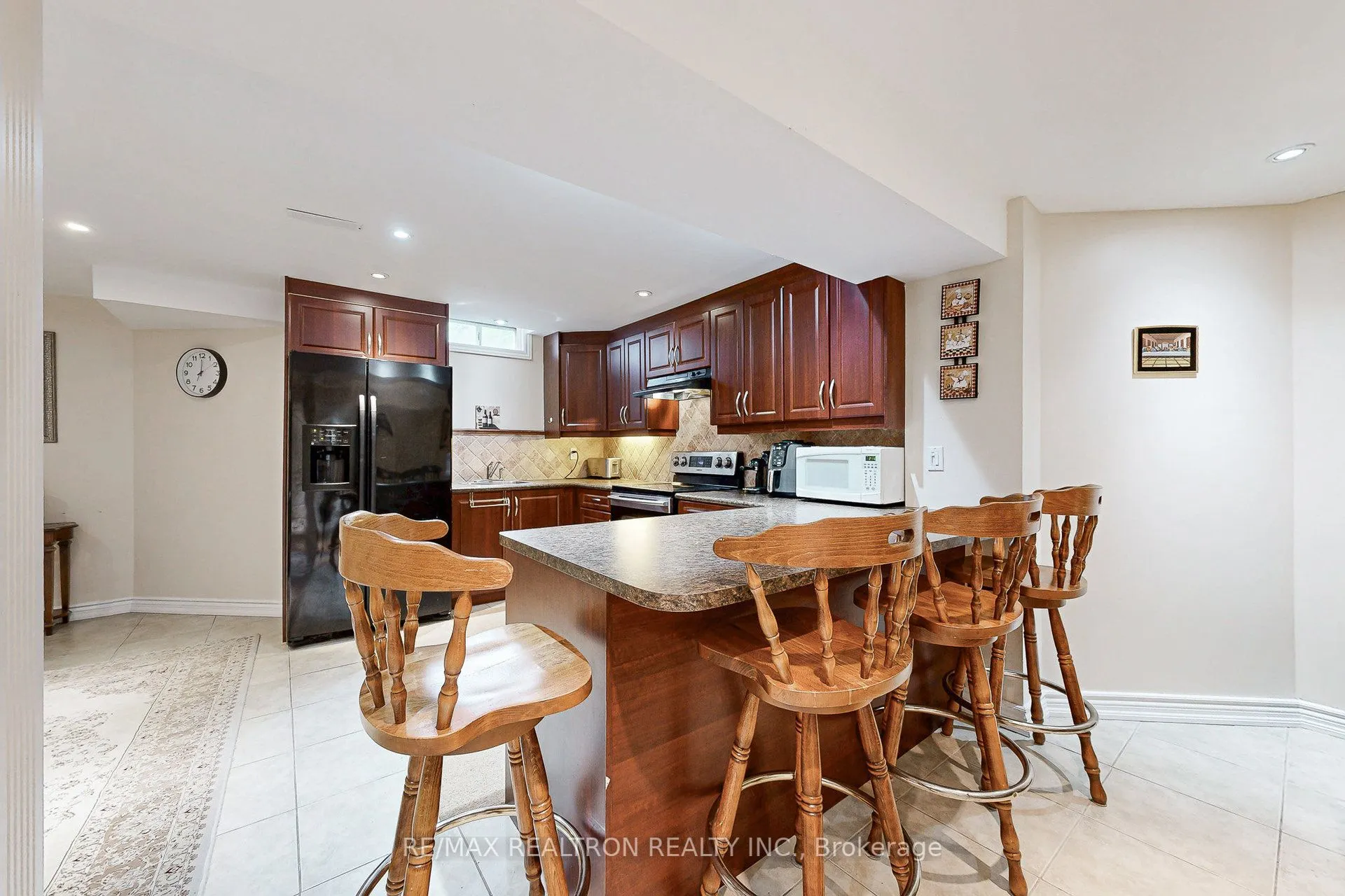 98 Charing Crescent