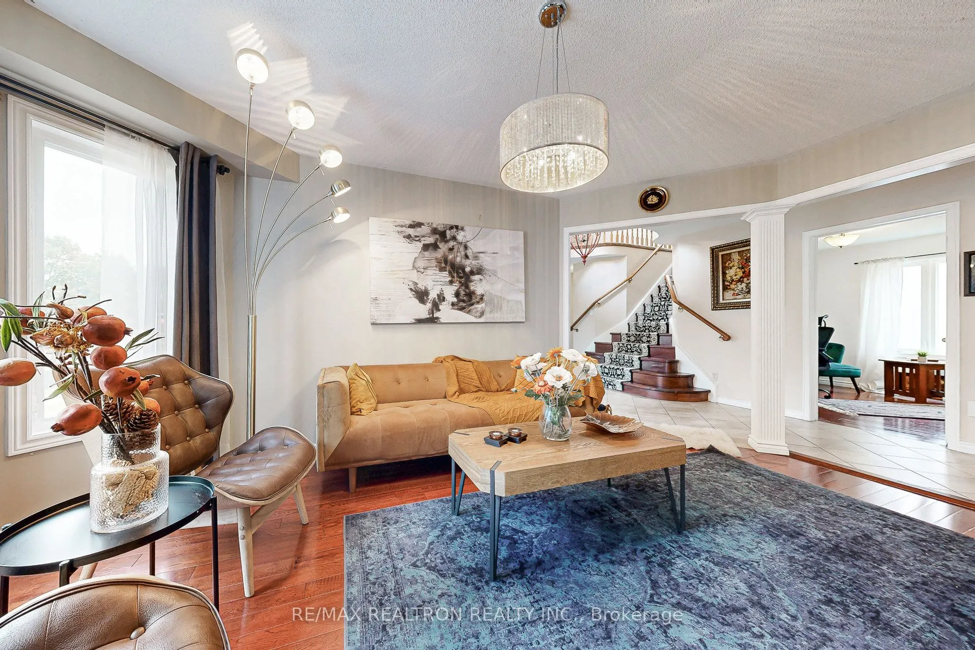 98 Charing Crescent