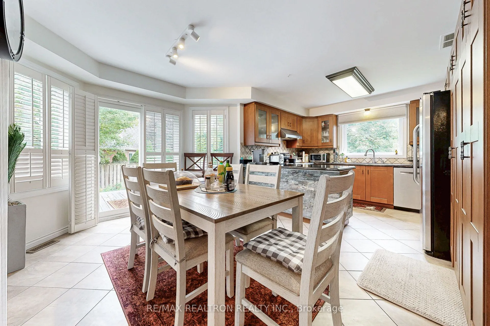 98 Charing Crescent