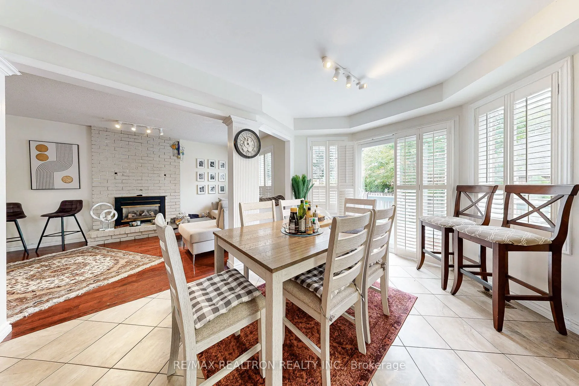 98 Charing Crescent