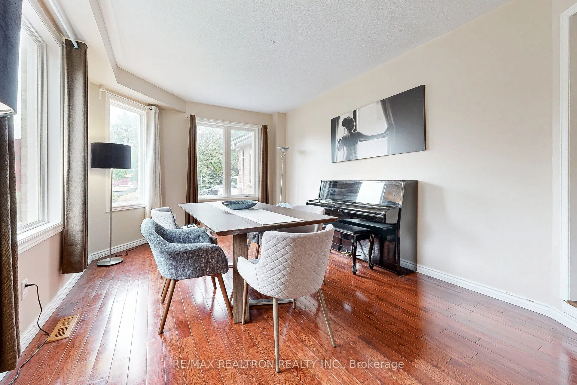 98 Charing Crescent