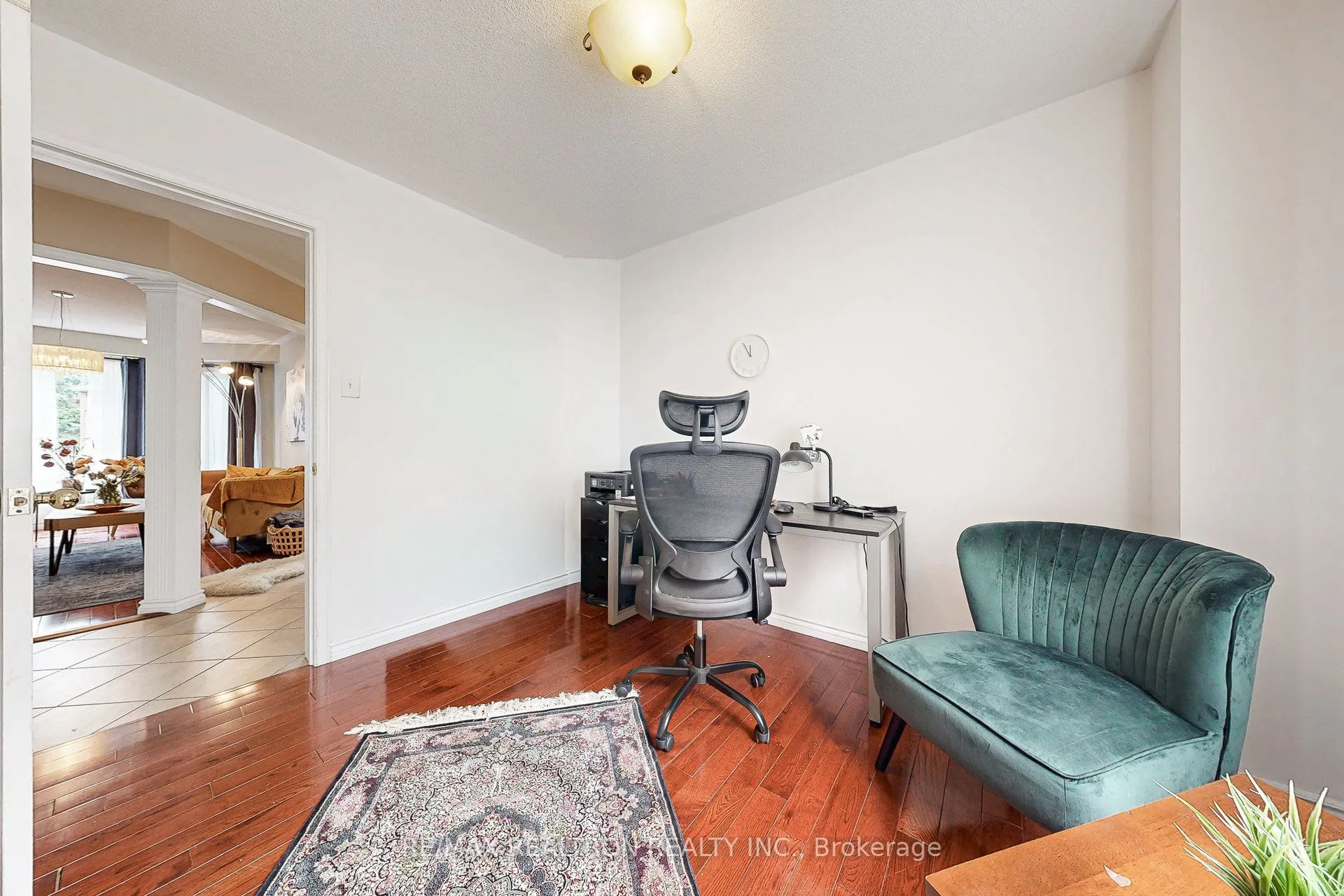 98 Charing Crescent