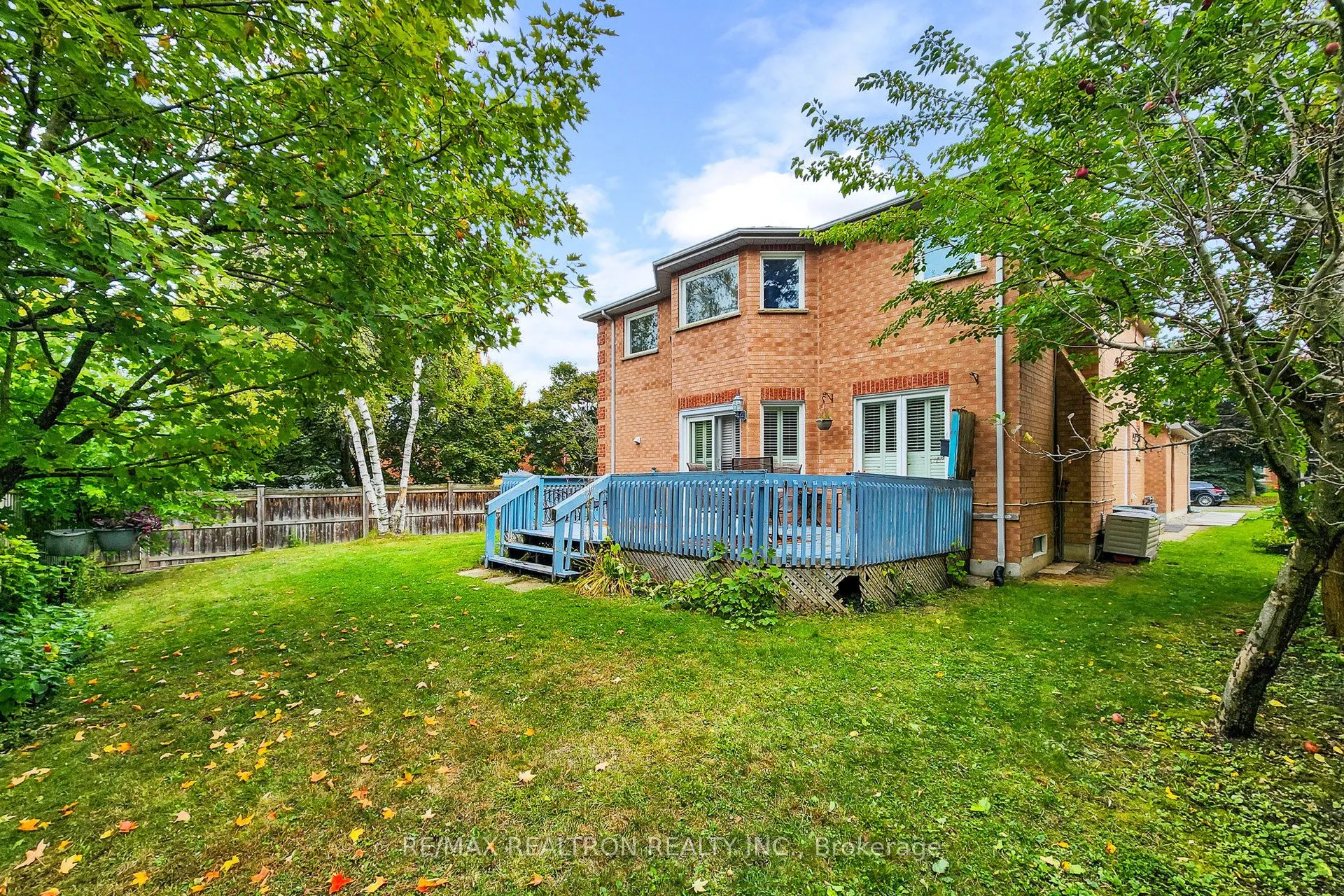 98 Charing Crescent