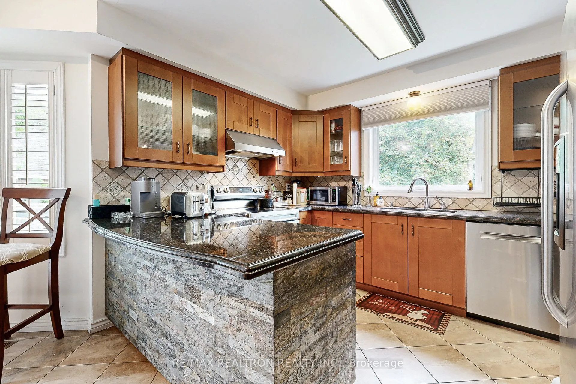 98 Charing Crescent