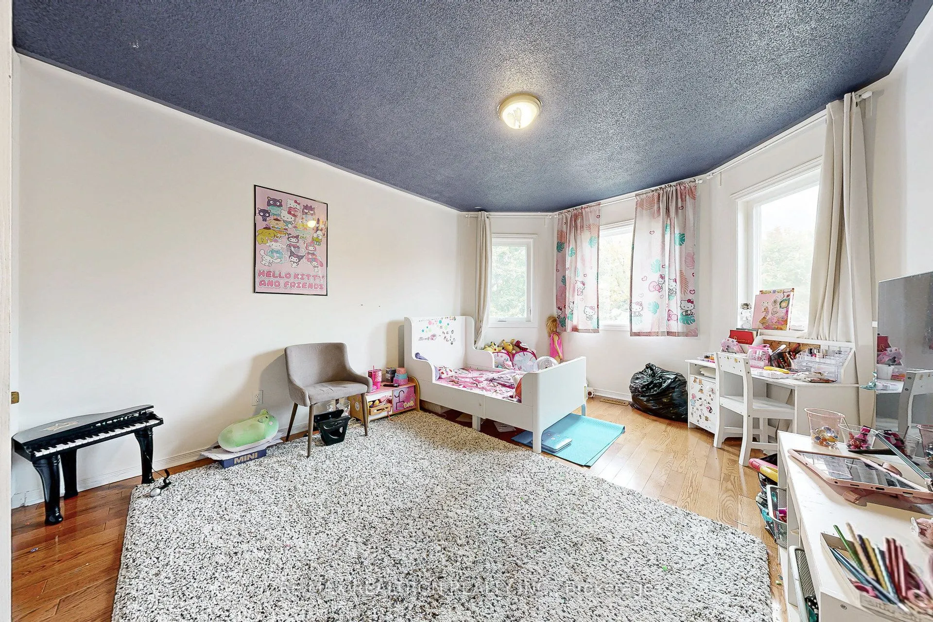 98 Charing Crescent