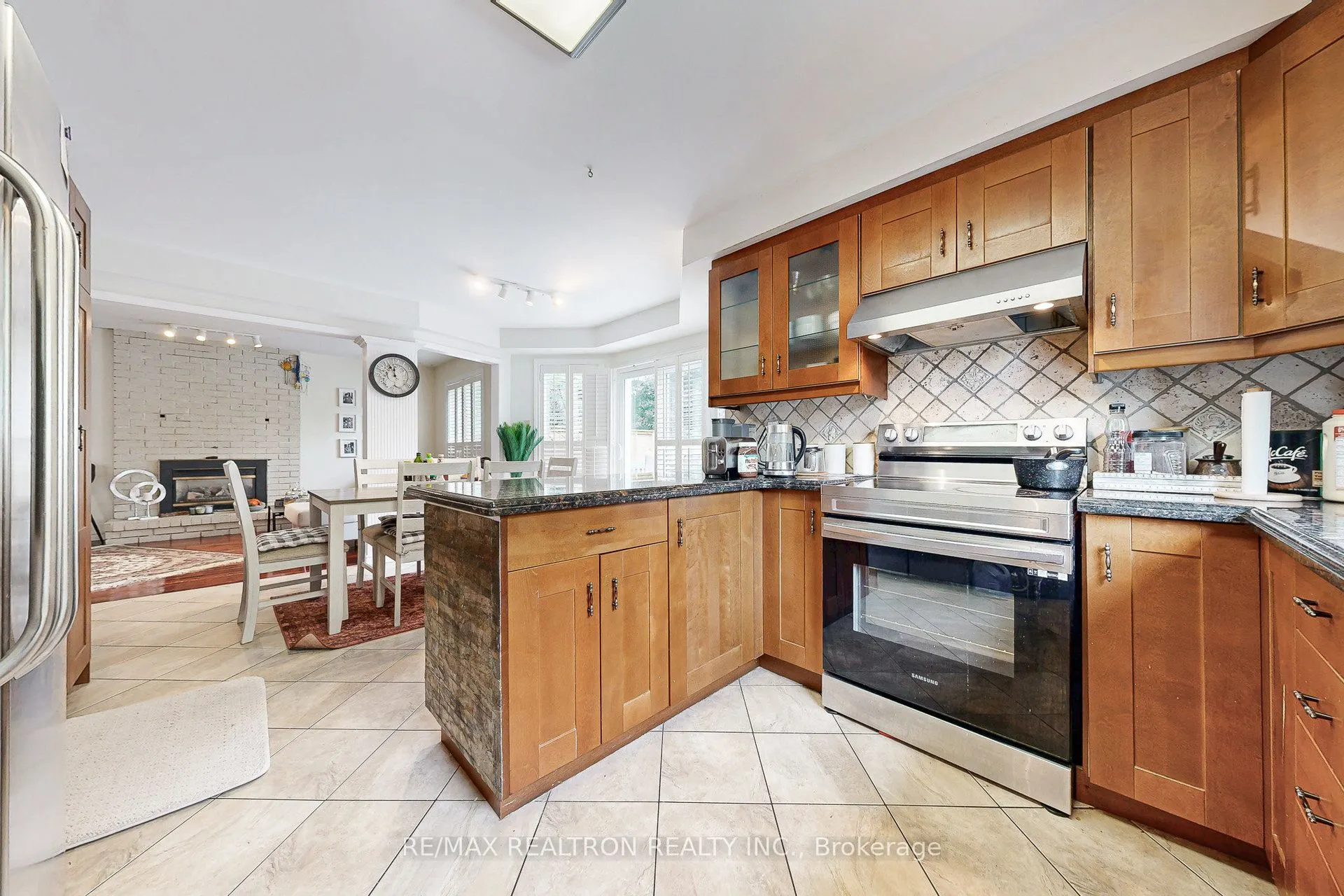 98 Charing Crescent